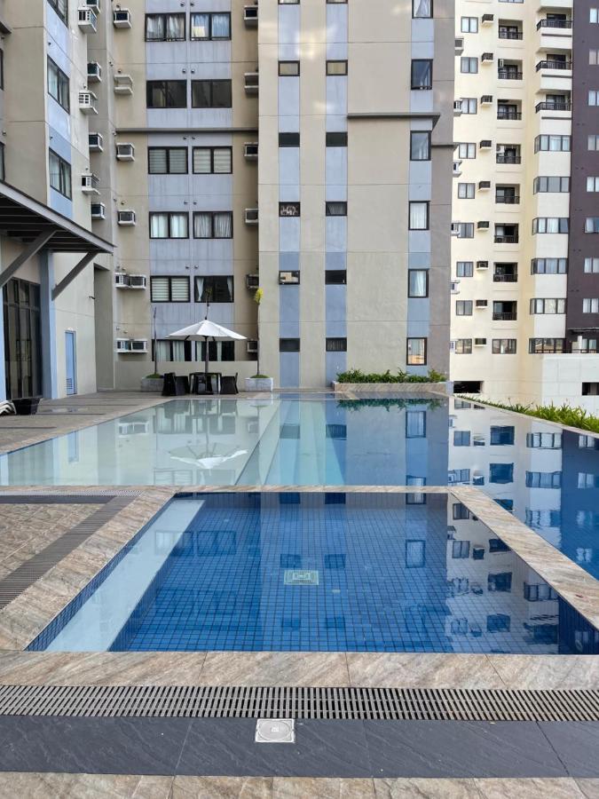 The Persimmon Studios Near Ayala And Sm City Cebu Exteriör bild