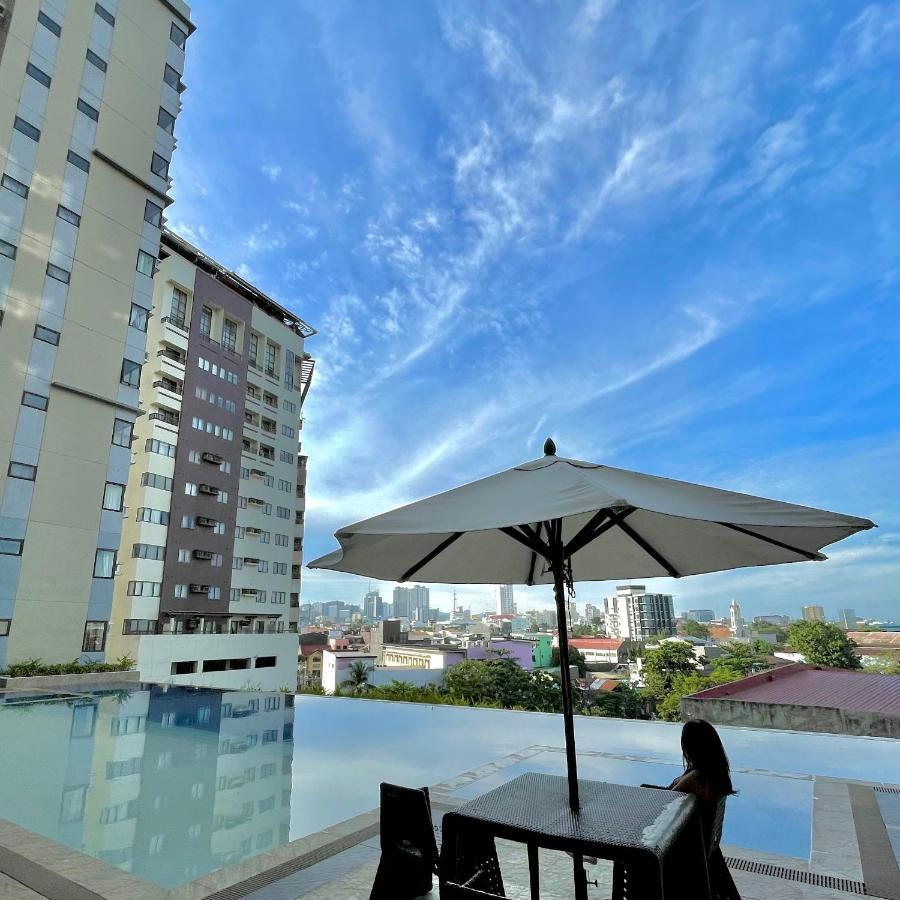 The Persimmon Studios Near Ayala And Sm City Cebu Exteriör bild