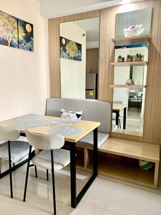 The Persimmon Studios Near Ayala And Sm City Cebu Exteriör bild