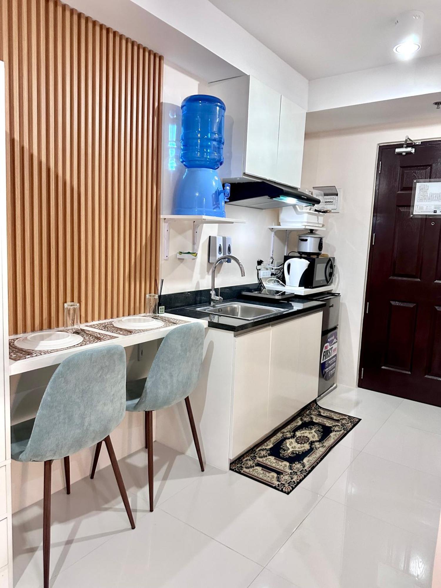 The Persimmon Studios Near Ayala And Sm City Cebu Exteriör bild