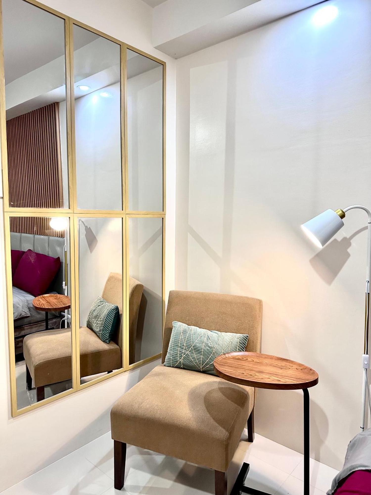 The Persimmon Studios Near Ayala And Sm City Cebu Exteriör bild