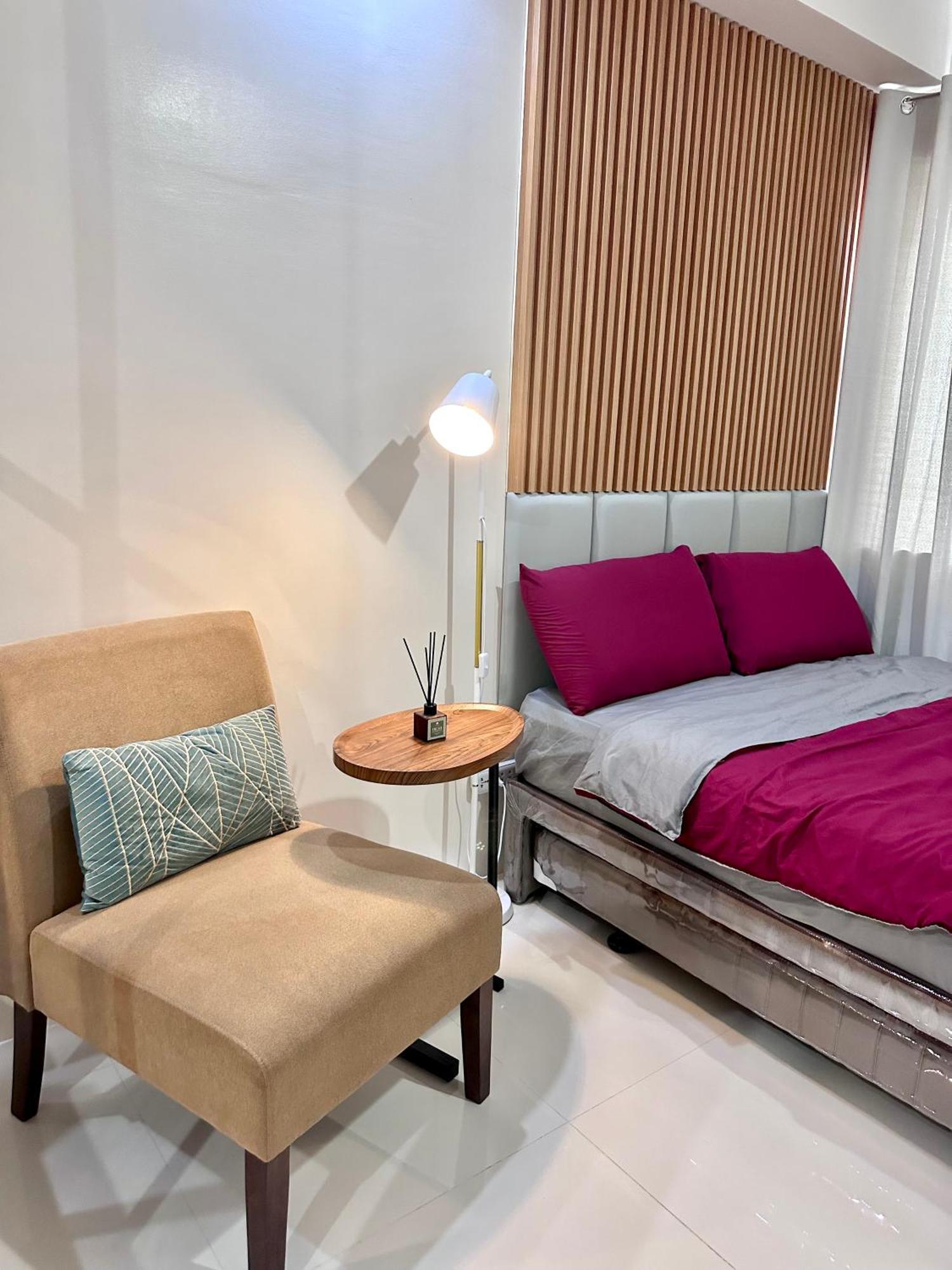 The Persimmon Studios Near Ayala And Sm City Cebu Exteriör bild