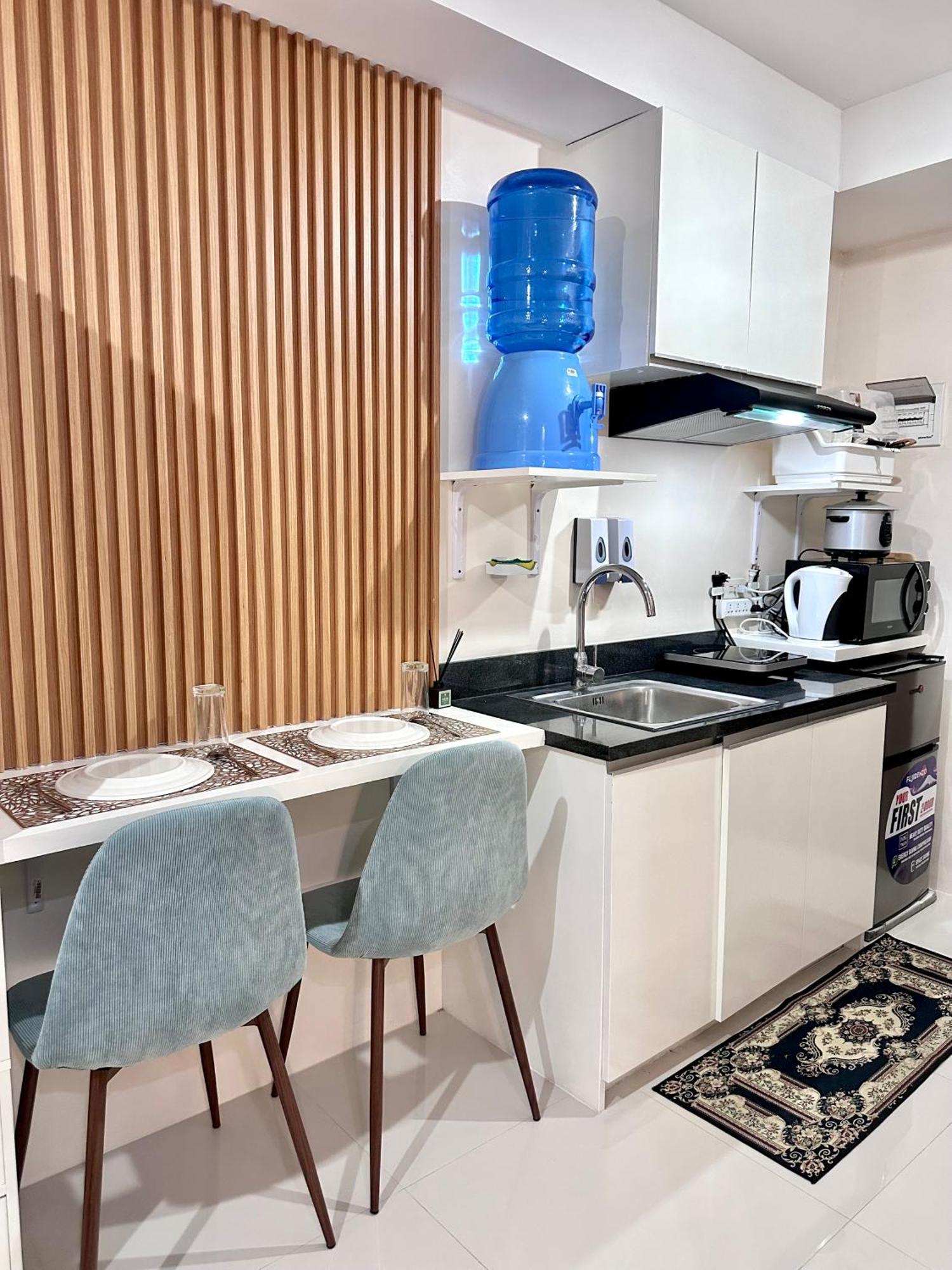 The Persimmon Studios Near Ayala And Sm City Cebu Exteriör bild