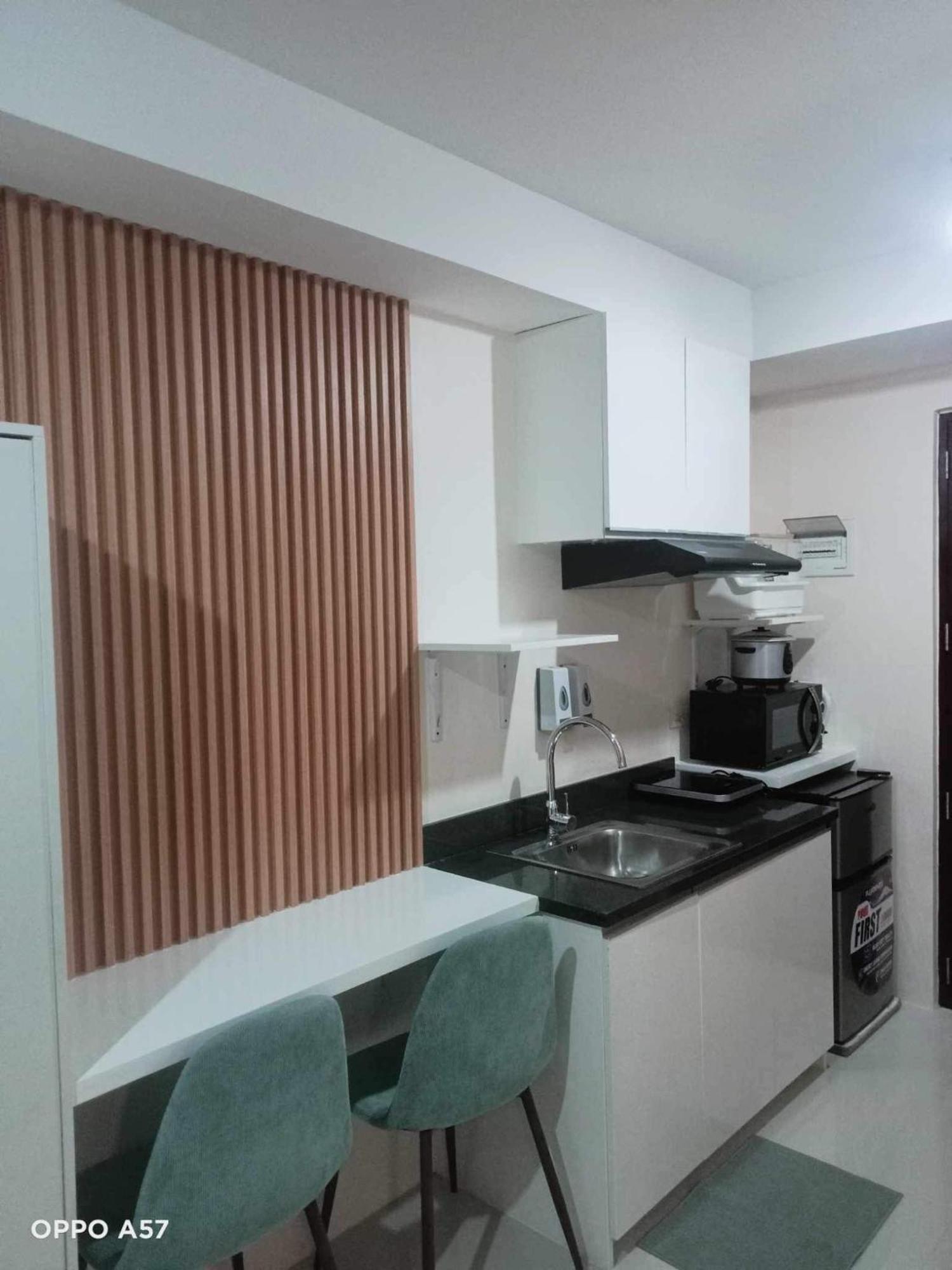 The Persimmon Studios Near Ayala And Sm City Cebu Rum bild