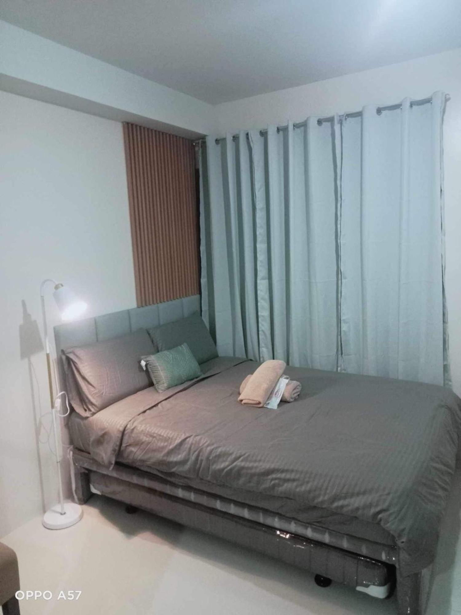 The Persimmon Studios Near Ayala And Sm City Cebu Rum bild