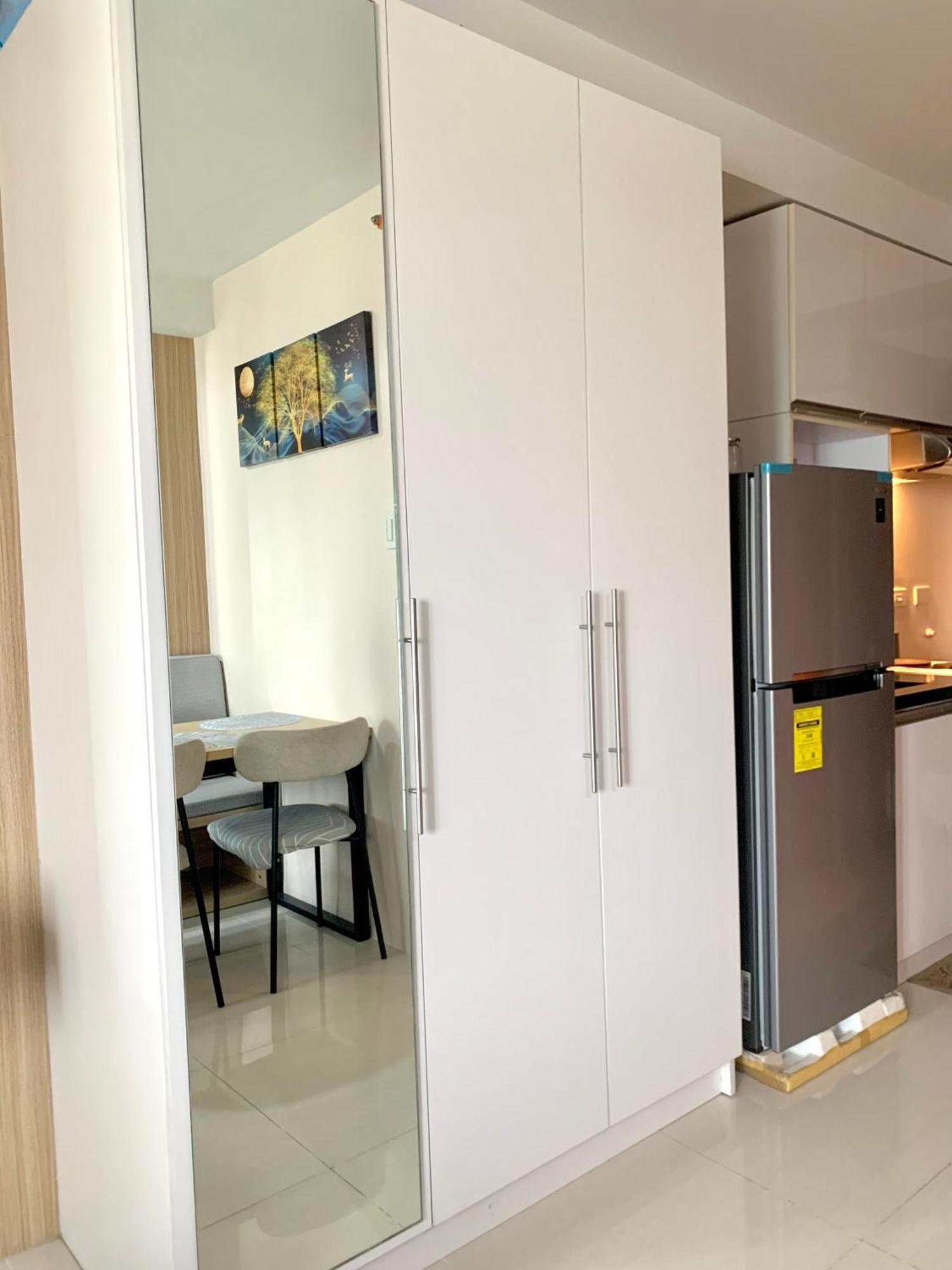 The Persimmon Studios Near Ayala And Sm City Cebu Rum bild