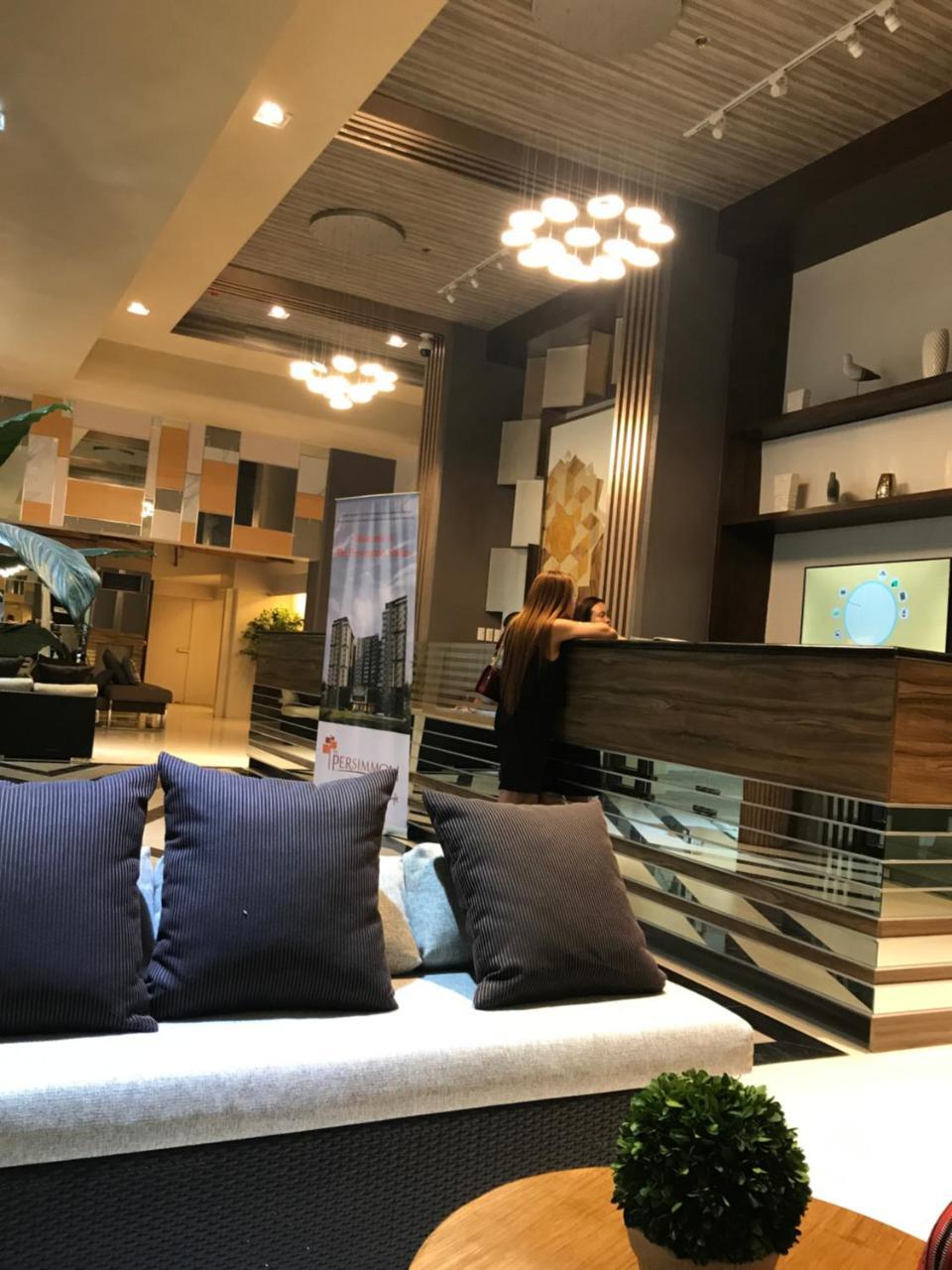 The Persimmon Studios Near Ayala And Sm City Cebu Exteriör bild