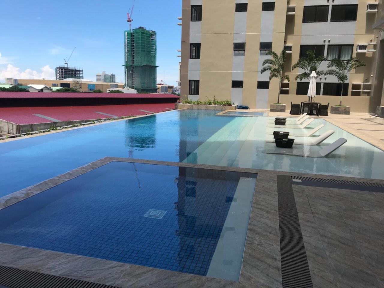The Persimmon Studios Near Ayala And Sm City Cebu Exteriör bild
