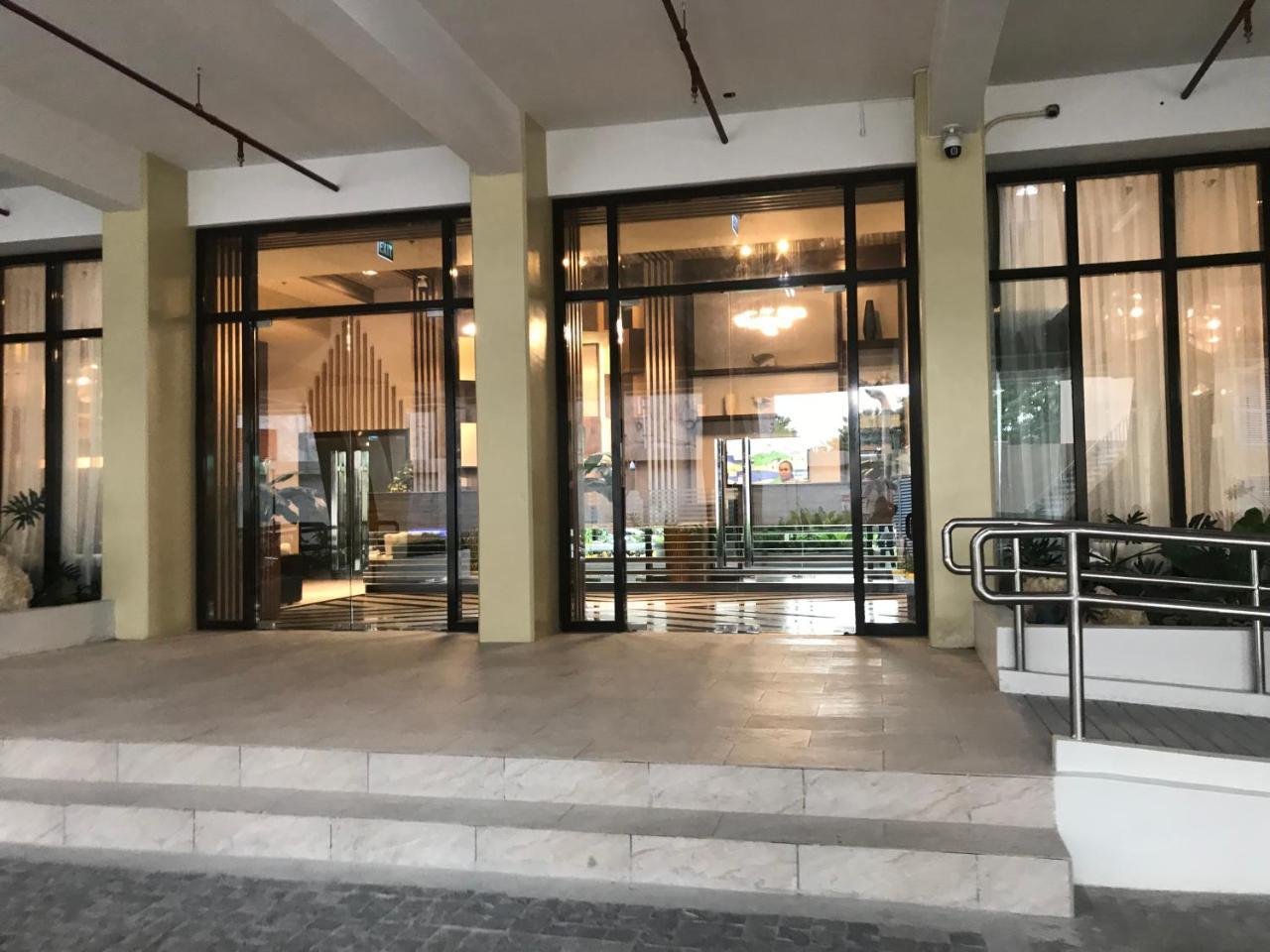 The Persimmon Studios Near Ayala And Sm City Cebu Exteriör bild
